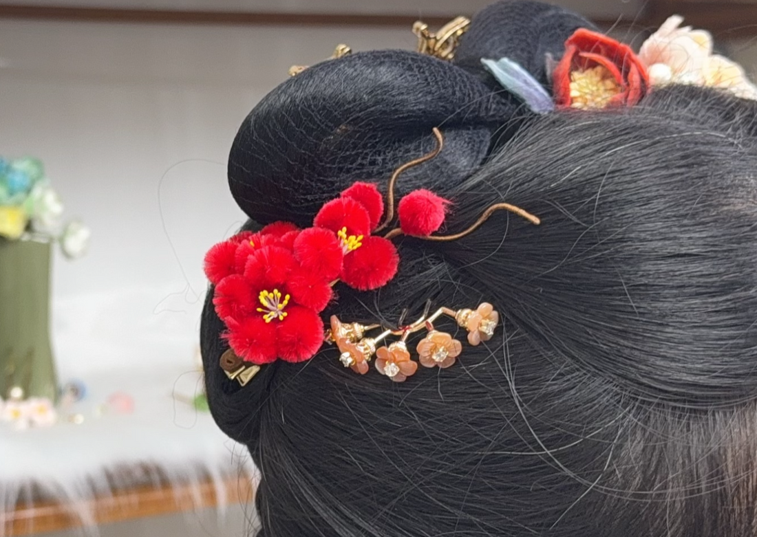 The Art of Creating Ronghua Plum Blossoms