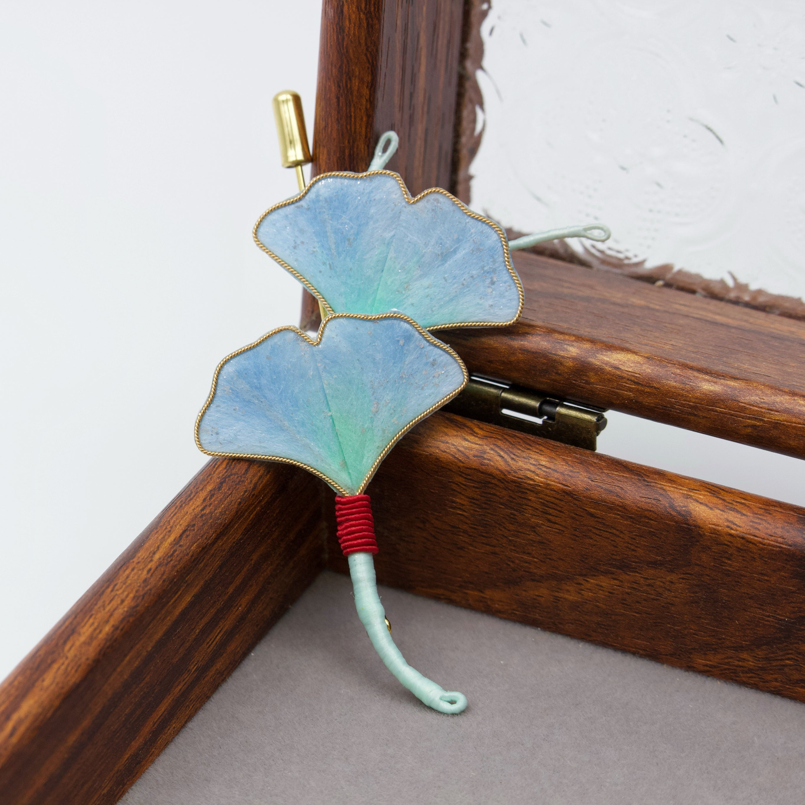 Fan of Time - Ronghua Ginkgo Leaf Brooch