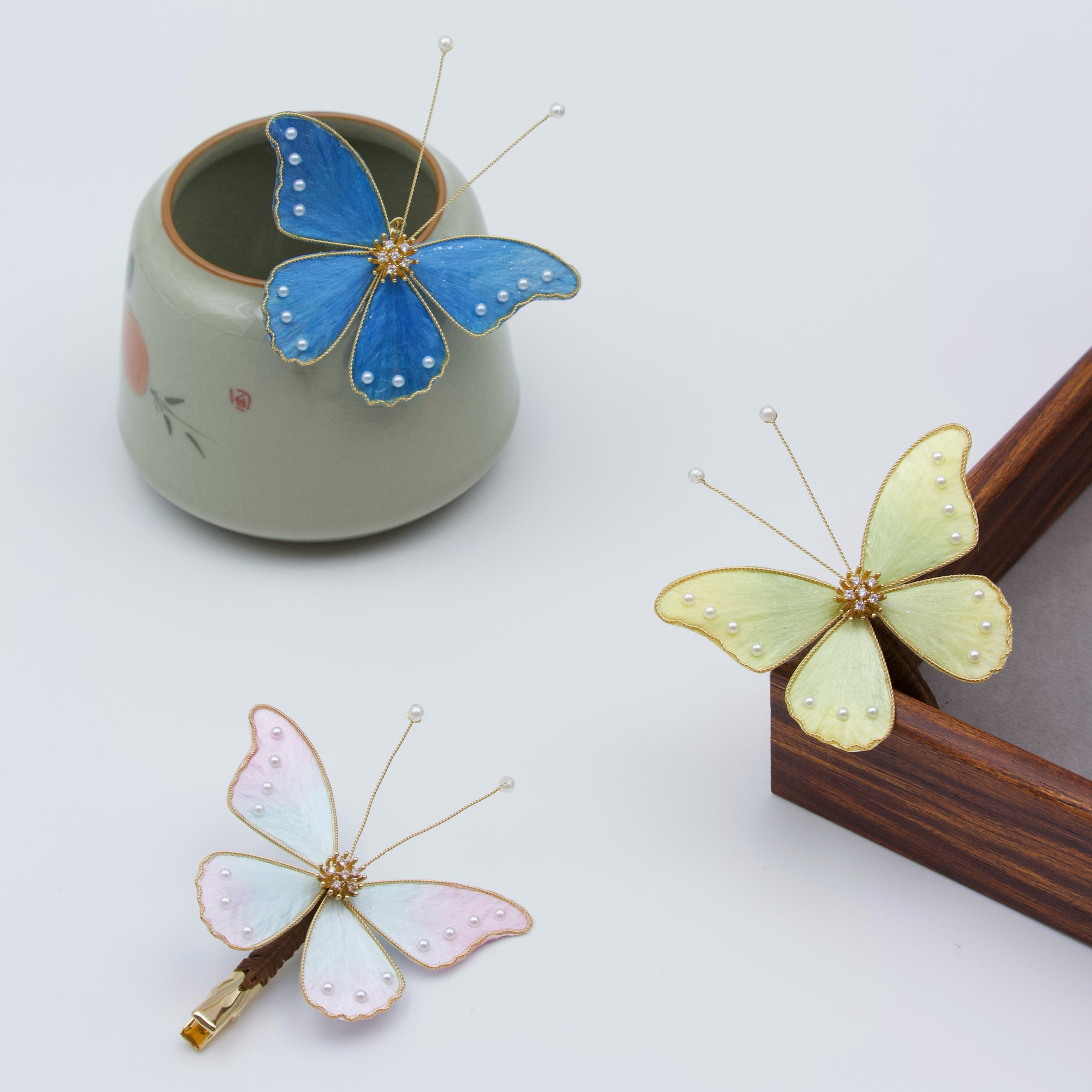 Butterfly Meets Elegance  - Ronghua Hair Clip Blind Box