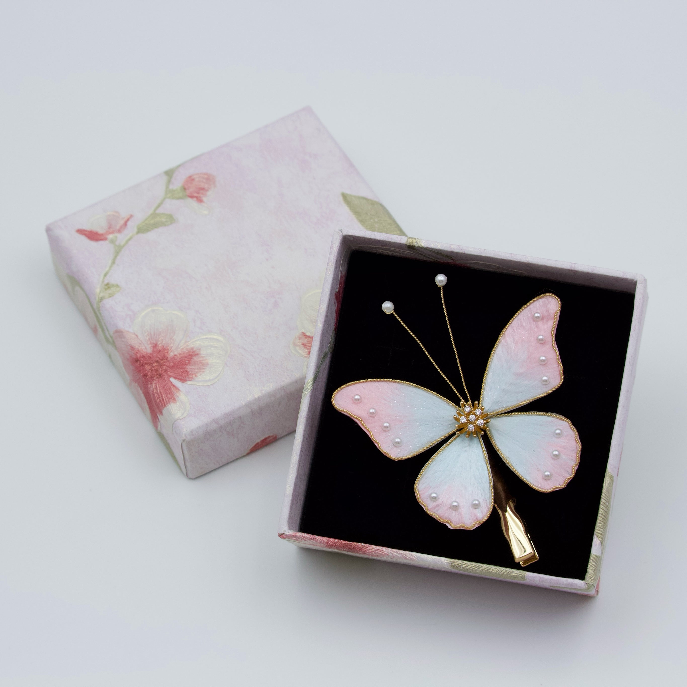 Butterfly Meets Elegance  - Ronghua Hair Clip Blind Box